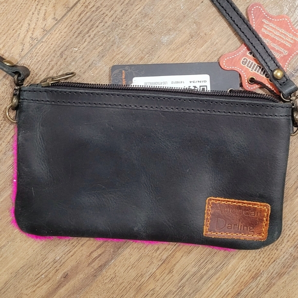 American Darling - Picture 3 of 5